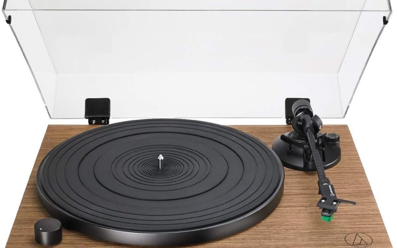 Audio-Technica AT-LPW40WN Fully Manual Belt-Drive Turntable